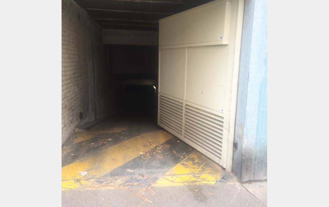 Annonces PANTIN : Garage / Parking | PARIS (75015) | 0 m2 | 120 € 