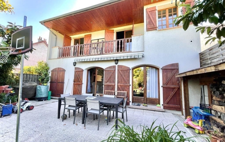 Annonces PANTIN : Maison / Villa | TREMBLAY-EN-FRANCE (93290) | 160 m2 | 385 000 € 